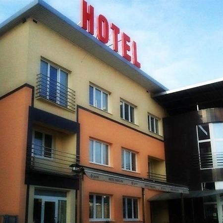 Hotel Hokejka Prievidza Ngoại thất bức ảnh