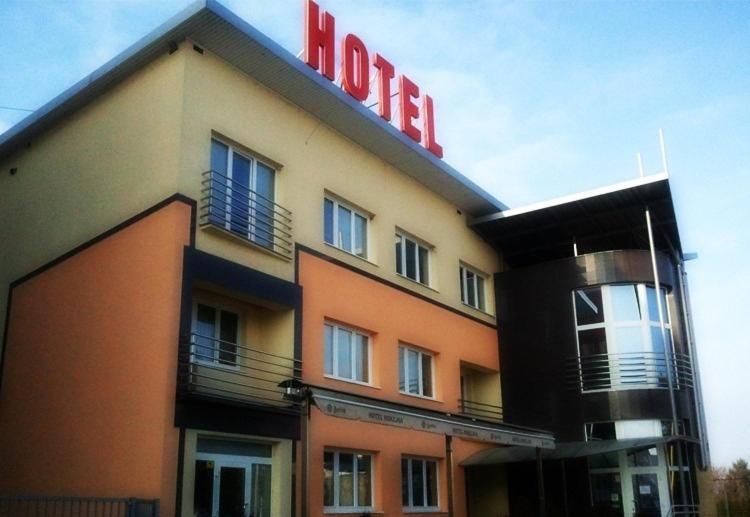Hotel Hokejka Prievidza Ngoại thất bức ảnh